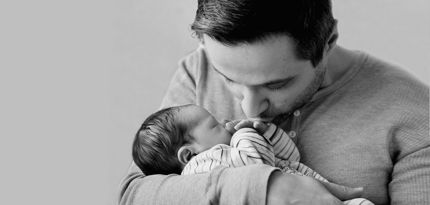 Photographe-naissance-bébé-maternité-papa-parent